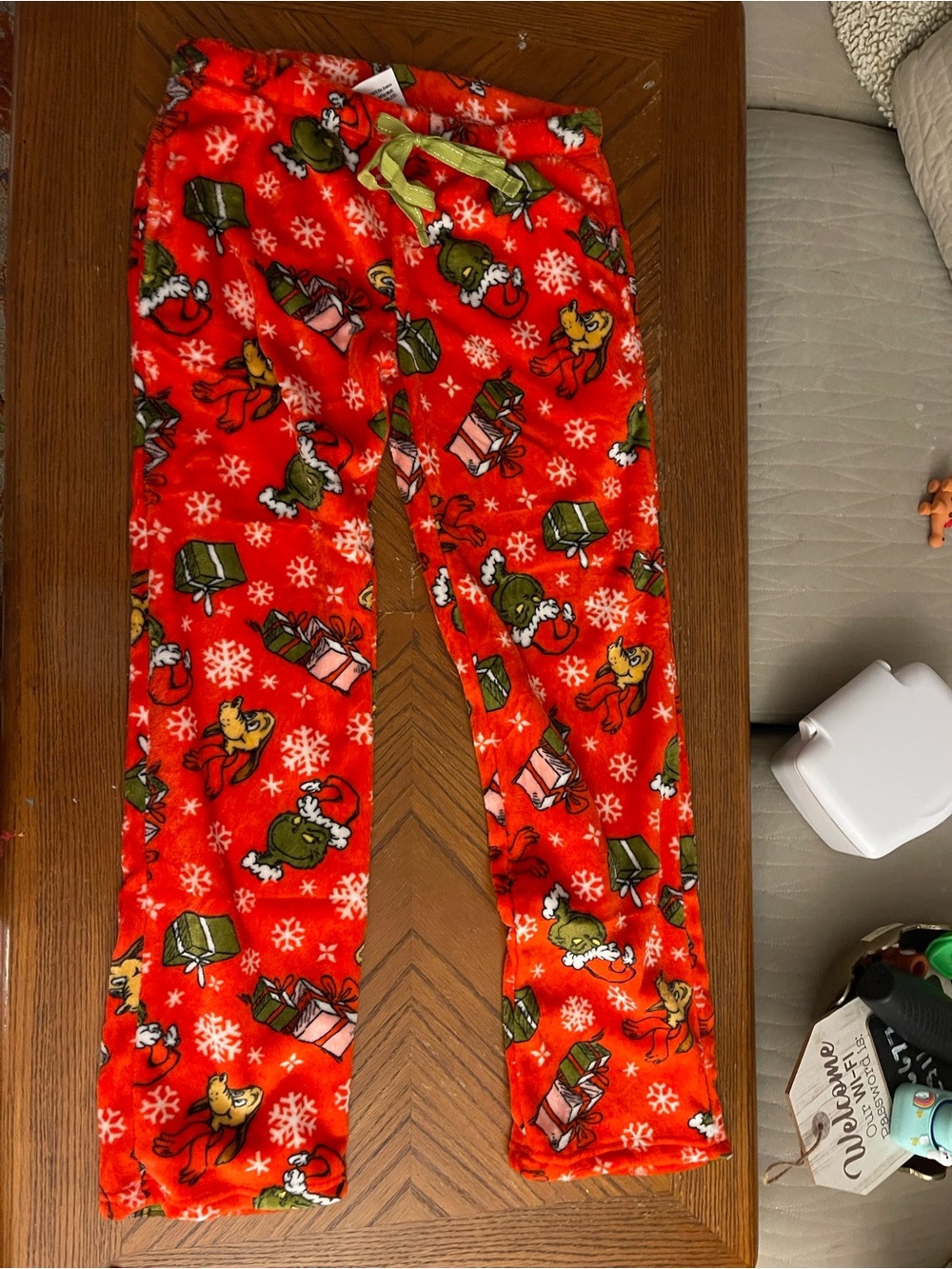 Dr. Seuss Red Grinch & Presents Fleece Pajama Pants